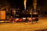 99 5901 am Abend des 17.10.2015 vor einem Sonderzug der IG HSB beim Wasserfassen im Bahnhof Eisfelder Talmühle.