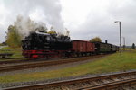 Nachdem 99 6001 am 18.10.2015 die Stieger Wendeschleife durchfahren hat, drückt sie jetzt ihren IG HSB-Sonderzug wieder ein Stück aus dem Bahnhof hinaus, auf die Hasselfelder Strecke.