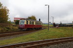 Triebwagen 187 019 als P 8972 (Nordhausen Nord-Quedlinburg) am Mittag des 18.10.2015 auf Rangierfahrt am Bahnhof Stiege.