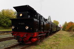 99 6001 mit IG HSB-Sonderzug am 18.10.2015 auf Gleis 2 im Bahnhof Harzgerode.