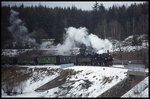 Traditionslok 11 und 995906 sind hier mit dem Traditionszug der HSB am 9.2.1997 bei Sorge auf dem Weg nach Nordhausen.