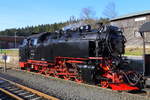 Portrait von 99 222, aufgenommen am 06.02.2016 im Bahnhof Benneckenstein. Sie war an jenem Tag Zuglok für den HSB-Fotogüterzug, welcher für eine IG HSB-Sonderzugveranstaltung im Einsatz war.