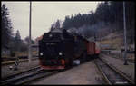 997242 fährt mit einem Personenzug aus Harzgerode am 6.3.1990 in den Bahnhof Alexisbad ein.