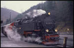 997231 hält auf dem Weg nach Nordhausen am 6.3.1990 im Bahnhof Eisfelder Talmühle.