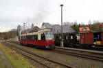 Triebwagen 187 015 als P8902 (Eisfelder Talmühle-Wernigerode) am 07.02.2016 bei der Ausfahrt aus dem Bahnhof Elend.(Bild 1) Der Zug dahinter ist eine Sonderfahrt der IG HSB mit Ziel Eisfelder Talmühle. 