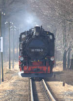 In der Wintersonne auf der Strecke 99 1798-9 24.02.2018 10:47 Uhr.