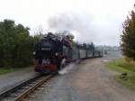 Im Oktober 2007 ist 99 1761-8 mit ihrem Personenzug von Radebeul nach Radeburg unterwegs und fhrt gerade aus Friedewald Bad aus.