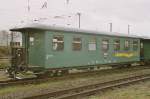 SDG / DR - Personenwagen 970-410 im Bahnhofsareal von Radebeul im Nov.2004