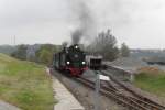 Ausfahrt eines Personenzugs aus Hettstedt-Kupferkammerhtte (Personenbahnhof) in Richtung Benndorf. (02.10.2010)