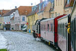 Die Dampflok »Molli« fährt durch die Straßen von Bad Doberan nach Kühlungsborn.