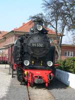 99 332 mit Gterwagen als Lokdenkmal in Bad Khlungsborn-West (26.03.2007)