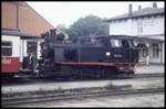 99905 steht hier am 12.9.1995 mit einem Personenzug abfahrbereit nach Kühlungsborn im Bahnhof Bad Doberan.