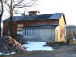 Der Lokschuppen des Bhf Sayda ber 30 jahre nach Betriebseinstellung auf der Strecke, 18.02.07