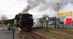 99 582 von der Museumsbahn Schönheide fährt am 05.12.2015 in den Bahnhof von Stützengrün ein.