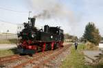 Die Radebeuler 99 564 beim Umsetzen in Sttzengrn.Sie war Gastlok beim 3.WCd Festival auf der Museumsbahn Schnheide.