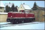 Ein Winter Ende der 80er Jahre: V51 902 der chsle-Schmalspurbahn schlummert in Ochsenhausen dem Sommerbetrieb entgegen.