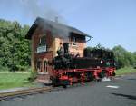 Pressnitztalbahn,Das berhmteste Fotomotiv dieser Bahn,das Wasserhaus in Steinbach mit Lok 99 1542-2 am 12.08.04