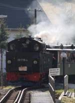 Der Gegenzug mit 99 1715-4 am 10.04.09 kurz vor dem Bahnhof Schmalzgrube.