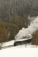 Die schsische IK No 54 ist am 17.10.09 zwischen Schmalzgrube und Jhstadt unterwegs.