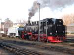 99 1782 rangierte am Morgen vom 08.April 2010 in Putbus einen Schotterwagen.