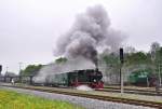 99 4011 verlt den Bf Putbus nach Lauterbach/Mole am 22.05.2010