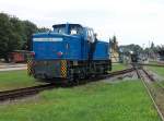 251 901 fhrt in Putbus,am 26.August 2010,an den Schlu vom eingefahrenden Zug aus Ghren.