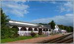 -Nostalgie auf der Schiene - Im Ostseebad Binz gibt es neben dem groen DB Bahnhof noch den Kleinbahnhof, welcher von der Rgenschen Bderbahn, dem Rasenenden Roland, angefahren wird und ein echtes