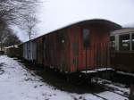 In der  Rumpelecke  in Putbus steht dieser Wagen der noch auf seine Aufarbeitung  wartet.Aufgenommen am 17.Februar 2013.