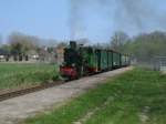 Der P106 Ghren-Putbus,mit Mh53,am 06.Mai 2013,noch einmal,diesmal am Haltepunkt Serams.