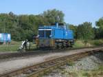 Der Putbuser Zugleiter stellte,am 14.September 2013,fr 251 901 die Weiche damit die Lok an den P102 Ghren-Lauterbach Mole fahren konnte.