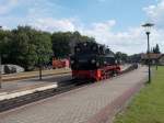 Nicht zur Übernahme eines Zuges war,am 11.August 2014,die 99 4802 in Putbus unterwegs,nachdem der Zug aus Göhren eingetroffen war,verließ die Lok solo Putbus in Richtung Göhren.