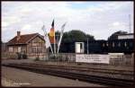 Auch im Schmalspurbahnhof Putbus würdigte man den 3.10. mit Fahnenschmuck. Damals wehten im Jahr 1991 dort noch die Reichsbahn Fahnen!