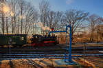 Scheinbar steht die RBB Lok 99 4633 unter dem Binzer Wasserkran und nimmt an der falschen stelle Wasser.