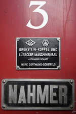 Schilder an der Diesellokomotive  Nahmer .