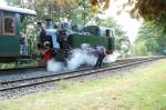 Lok Nr. 10 der Selfkantbahn macht ordentlich Dampf, es wird gerade am Endpunkt Gillrath umrangiert. Ein zustzlicher Wagen wird zur Verstrkung an den Zug gehngt, bevor es zurck nach Schirwaldenrath geht.