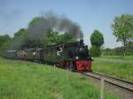 Lok 20 verlsst mit einem Personenzug den Bahnhof Schierwaldenrath. Aufnahmedatum 25.4.11.