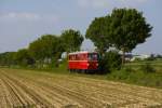 Der Triebwagen T 13 der Selfkantbahn am 19.05.2013 in Gelindchen.