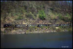 99f1771 fährt hier am 9.5.1990 mit dem P 14270 nach Freital Hainsberg am Stausee Malter vorbei.