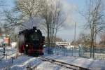 Nach etwa  acht Jahren   nach der Jahrhundertflut  August 2002  erreicht  wieder ein Zug Schmiedeberg  , hier beim  umsetzen   am 28.11.2010