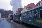 Hier verlt 99 1771 mit P5007 am Nachmittag des 31.12.2012 zgig den Haltepunkt Freital-Comannsdorf in Richtung Endbahnhof Freital-Hainsberg. Die verdiente Kaffeepause fr`s Lokpersonal wartet! Also wird nochmal richtig Dampf gegeben!!