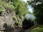 99 1746-9 (DR 99 746; DB 099 726-2) der Weißeritztalbahn Freital-Hainsberg - Dippoldiswalde im Rabenauer Grund (schade, dass generell das Dreilicht-Spitzensignal nicht eingeschaltet wird);