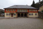Das restaurierte Empfangsgebäude des Bahnhofes Kurort Kipsdorf am 04.04.2016.