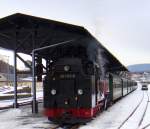 In wenigen Augenblicken verlt 99 1761-8 mit ihrem Zug den derzeitigen Endbahnhof Dippoldiswalde und fhrt zurck nach Freital-Hainsberg.