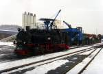 99 1761-8 vor der, bestens erhaltenen, Bekohlungsanlage in Freital-Hainsberg, 17.01.2009