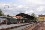 Dippoldiswalder Bahnhofsimpression, aufgenommen am 07.10.2011. Dieser Bahnhof ist nach dem teilweisen Wiederaufbau der Strecke nach der Flutzerstrung von 2002 die vorlufige Endstation der Weieritztalbahn. Darf man den aktuellen Meldungen glauben, steht der weitere Wiederaufbau bis zum eigentlichen Endbahnhof Kurort Kipsdorf unmittelbar bevor! Die Gelder dafr sollen jedenfalls gesichert sein. Man spricht von einer Inbetriebnahme der Reststrecke von voraussichtlich 2013! 