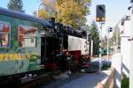 99 1734 verlt am 09.10.2010 mit dem Mittagszug nach Freital-Hainsberg den Bahnhof Dippoldiswalde.