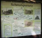 Eine recht ansprechend gestaltete Informationstafel ber das ehemalige Wilsdruffer Schmalspurnetz, aufgestellt am ehemaligen Bahndamm und jetzigem Wander- /Radweg zwischen Herzogswalde und