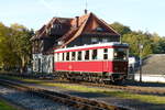 16.10.2011: Kurort Jonsdorf: Als erster Zug des Tages fährt VT137 322 09:50 Uhr von Jonsdorf nach Zittau.