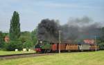 Zittauer Schmalspurbahnen:
Die Schsische IVK Nr. 145 mit dem Sachsenzug kmpft sich hier durch die Steigung zwischen dem HP Jonsdorf und dem Endbahnhof Kurort Jonsdorf.
02.08.2009