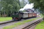 s. IV K Nr.145 mit dem Traditionszug der ZOJE bei der Ausfahrt aus dem Bahnhof des Kurortes Oybin. Am 06.08.2011